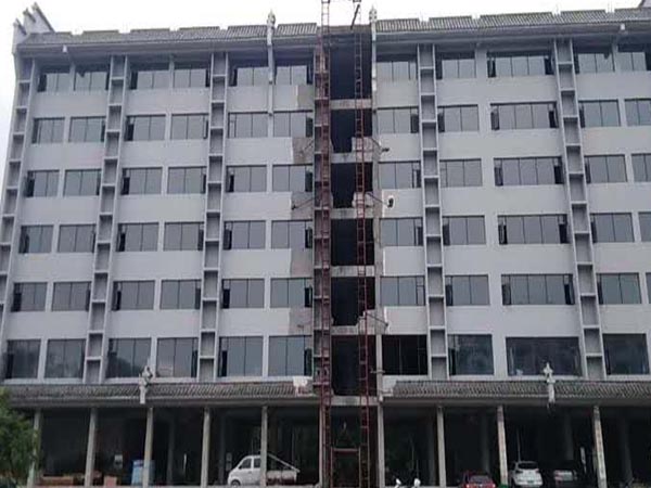 湖北武當(dāng)山玄乾大酒店立式熱水鍋爐